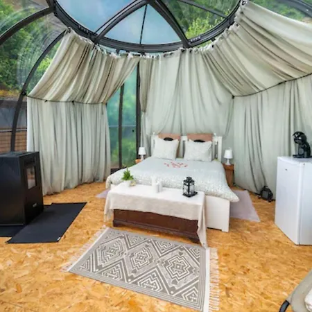 Camping Entre Ciel Et Riviere *